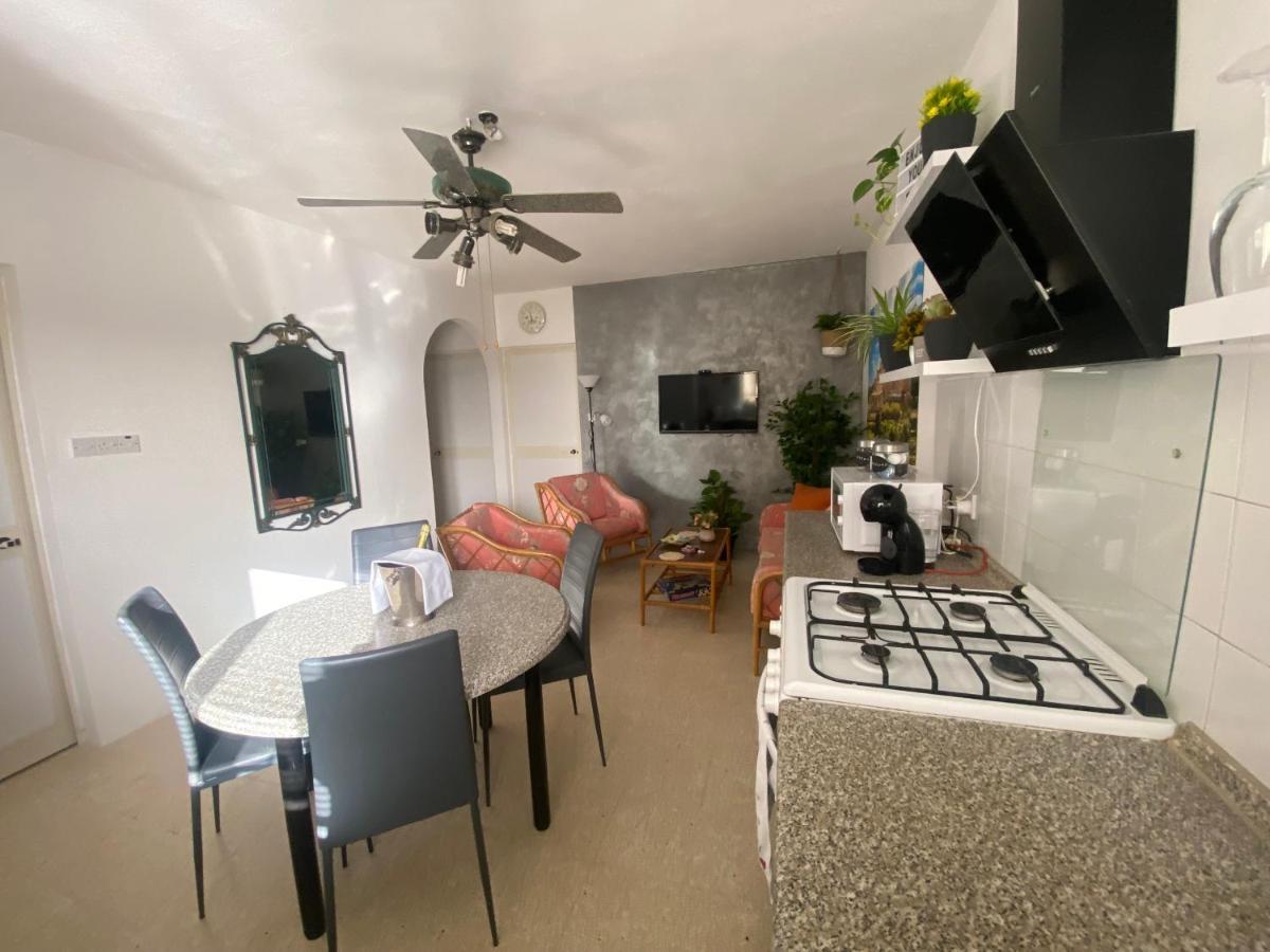 St Paul'S Bay Central Apartment In Qawra St. Paul's Bay Exterior foto
