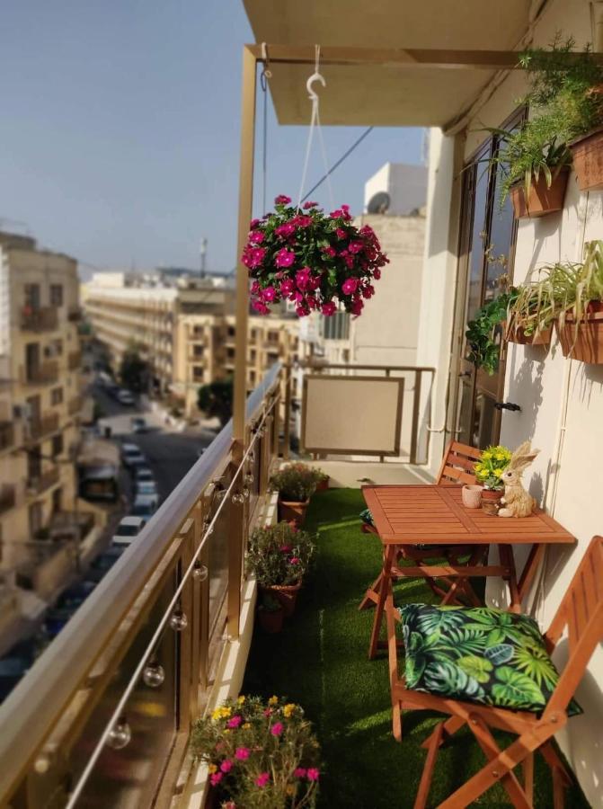 St Paul'S Bay Central Apartment In Qawra St. Paul's Bay Exterior foto